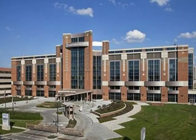 Saint Luke&apos;s Plastic Surgery Specialists-Plaza
