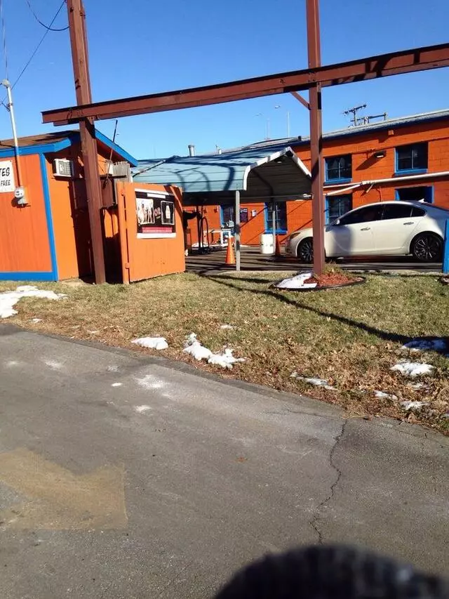 All Seasons Car Wash & Detail Service Center
