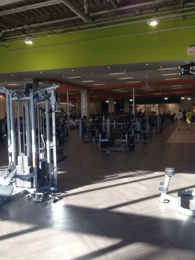 Onelife Fitness - Power & Light