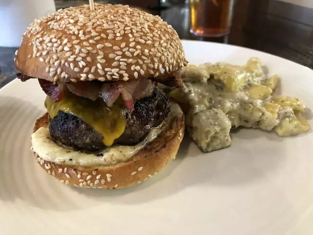 EJ’s Urban Eatery