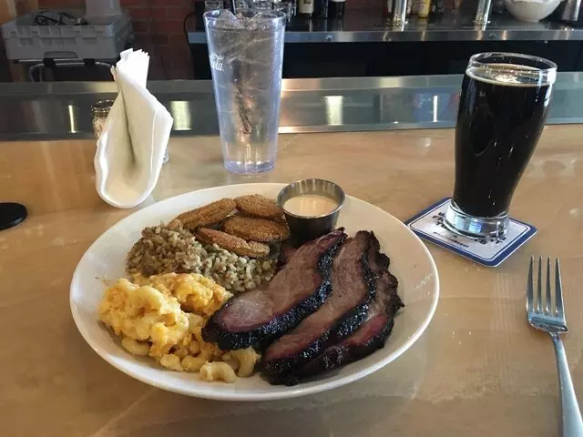 EJ’s Urban Eatery