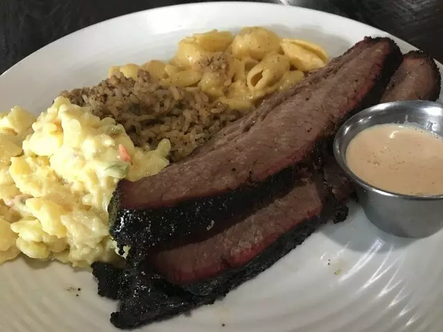 EJ’s Urban Eatery