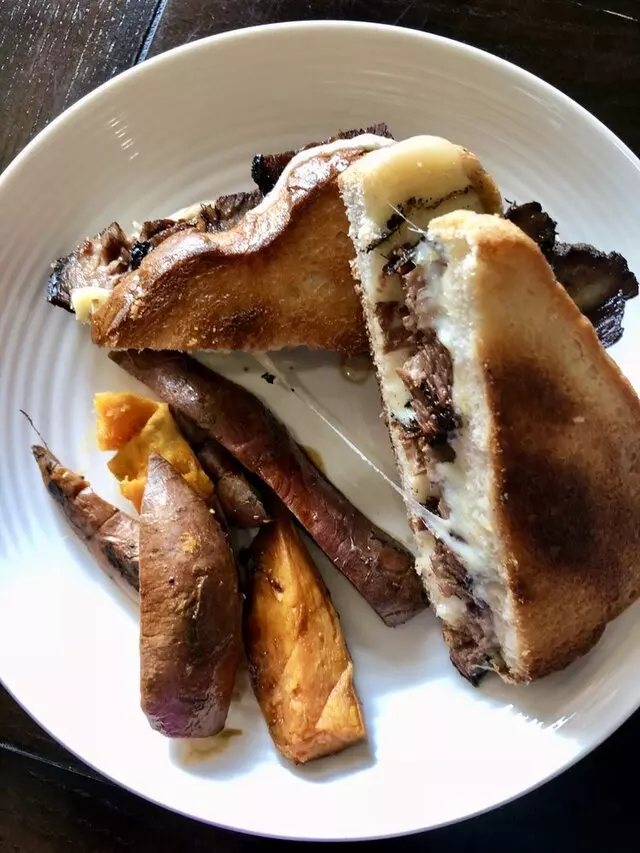 EJ’s Urban Eatery