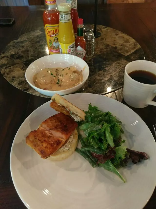 EJ’s Urban Eatery