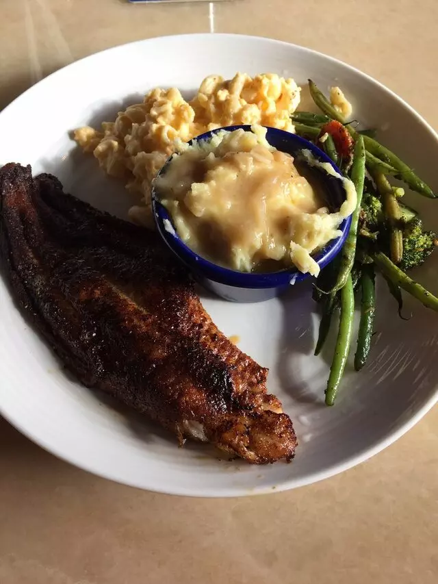 EJ’s Urban Eatery