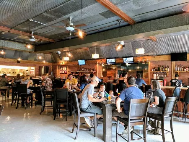 EJ’s Urban Eatery