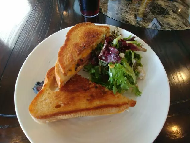 EJ’s Urban Eatery