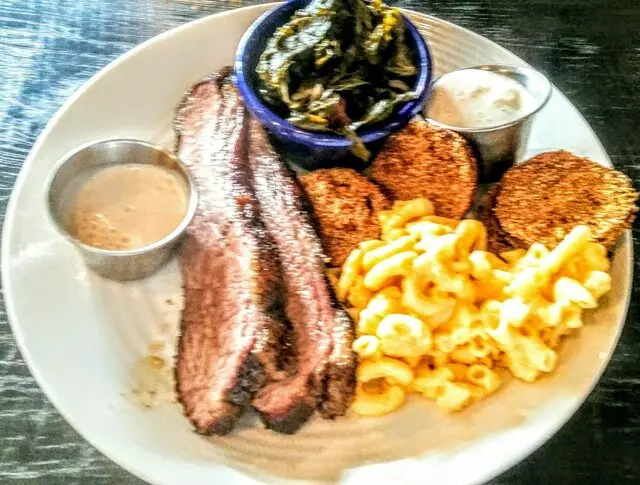 EJ’s Urban Eatery