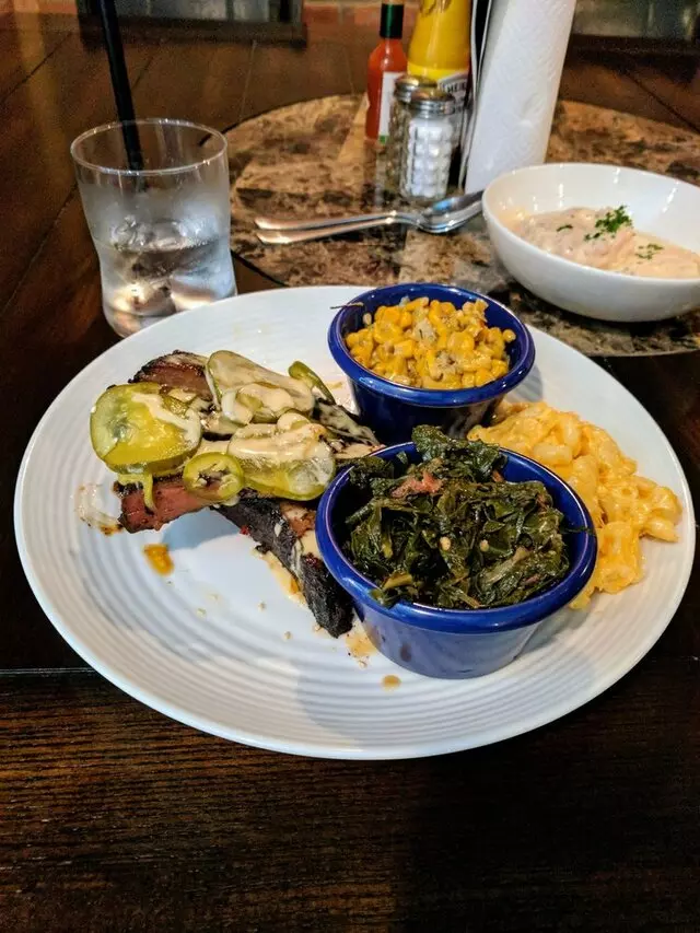EJ’s Urban Eatery