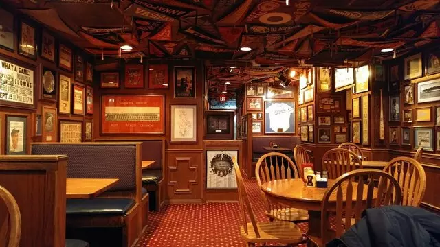 Chappell’s Restaurant & Sports Museum