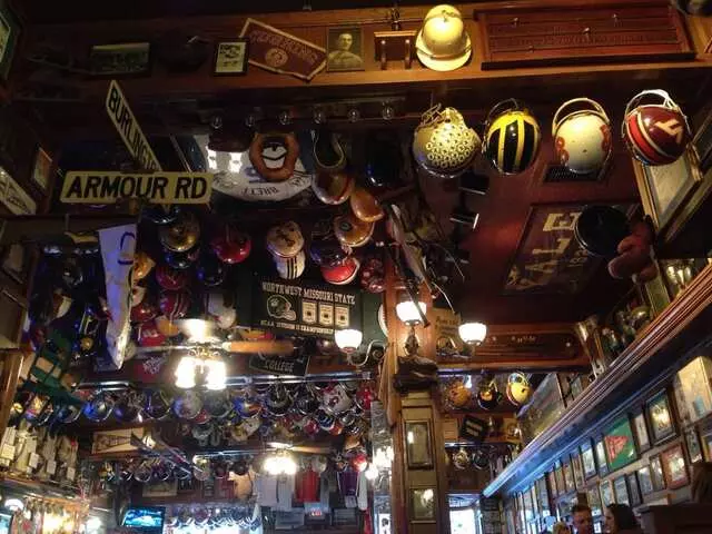 Chappell’s Restaurant & Sports Museum
