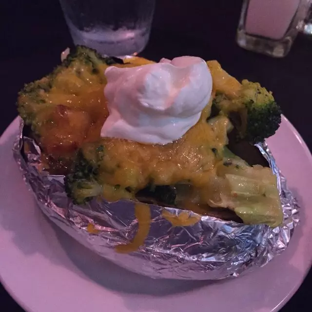 Anthony’s Restaurant & Lounge