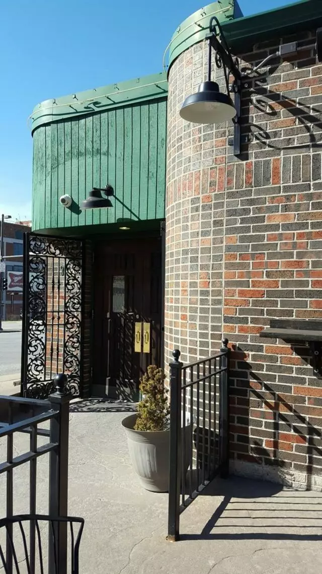 Anthony’s Restaurant & Lounge