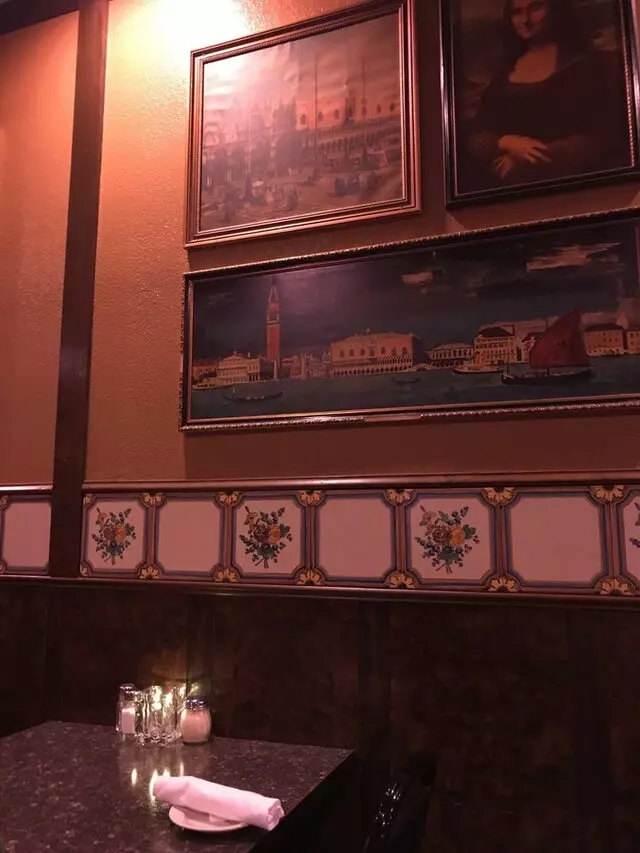 Anthony’s Restaurant & Lounge