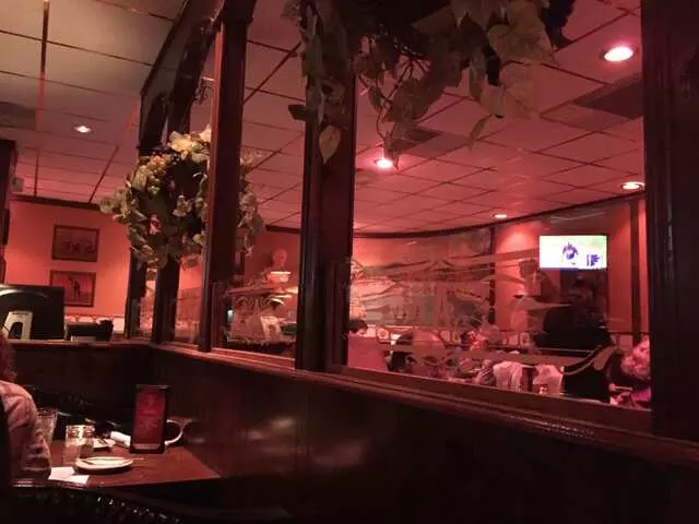 Anthony’s Restaurant & Lounge