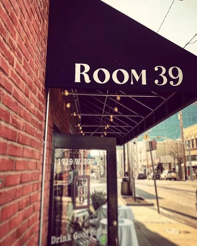 Room 39