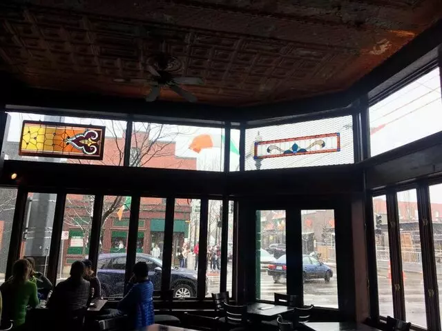 Harry’s Bar & Tables