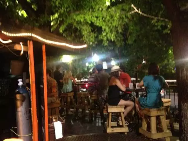 Harry’s Bar & Tables