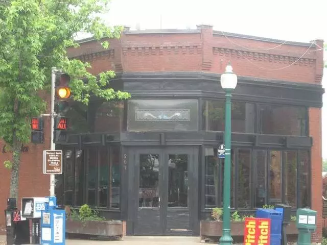 Harry’s Bar & Tables