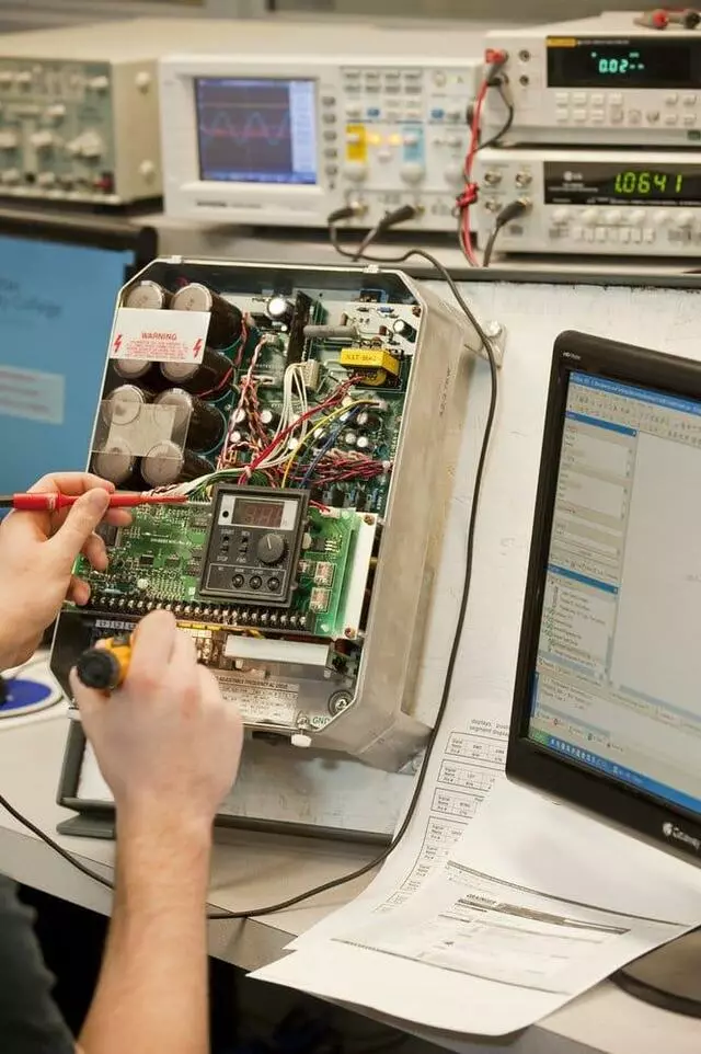 Metropolitan Community College - Business and Technology