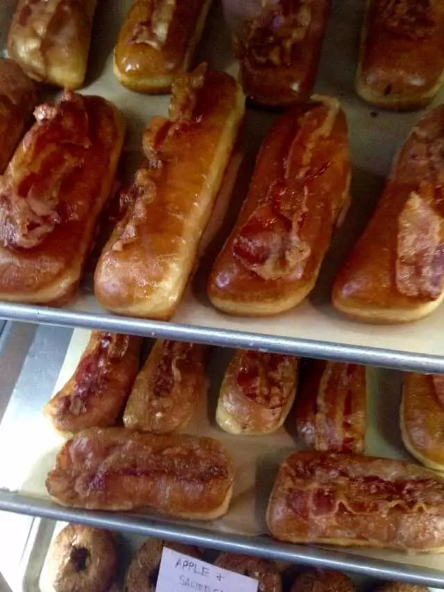 Doughnut Lounge