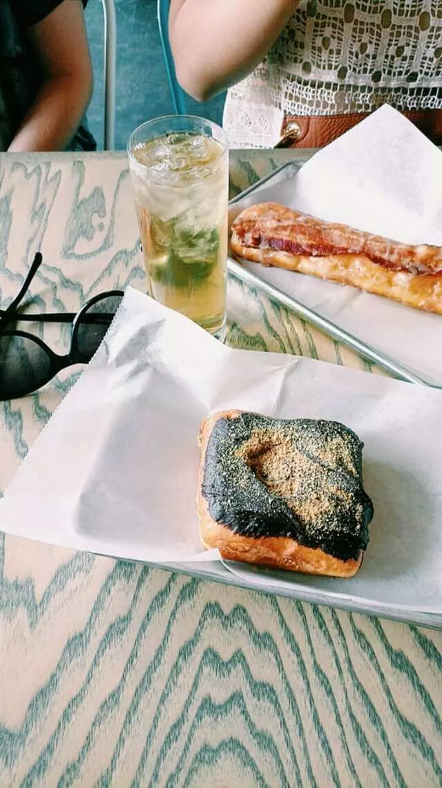 Doughnut Lounge