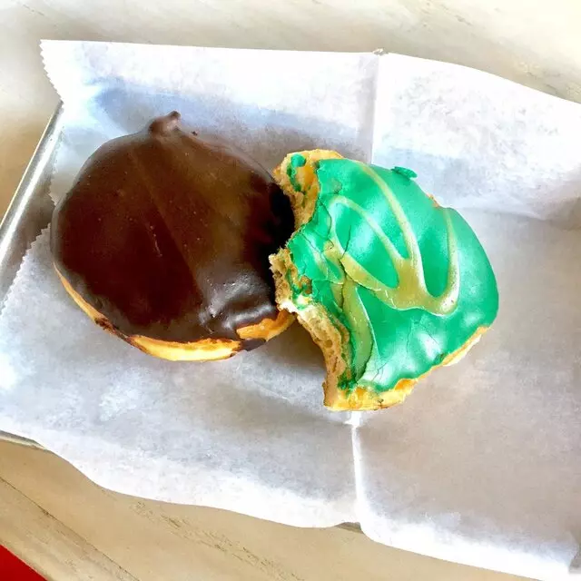 Doughnut Lounge