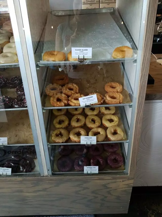 Doughnut Lounge