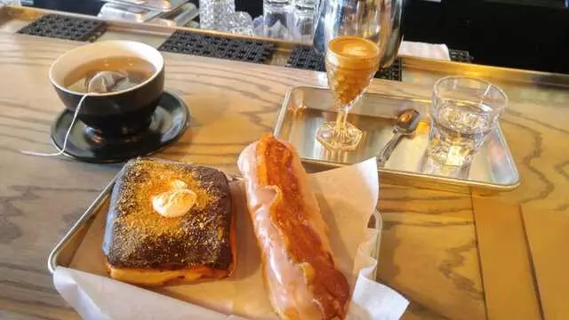 Doughnut Lounge