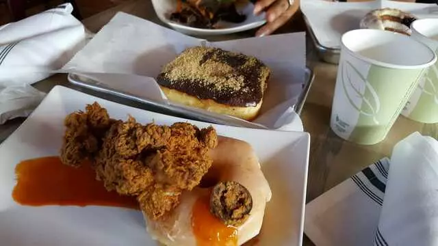 Doughnut Lounge