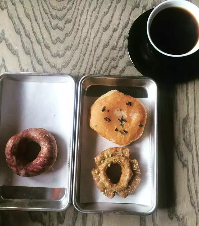 Doughnut Lounge