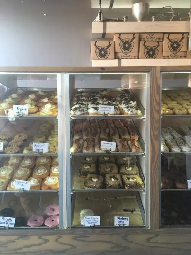 Doughnut Lounge