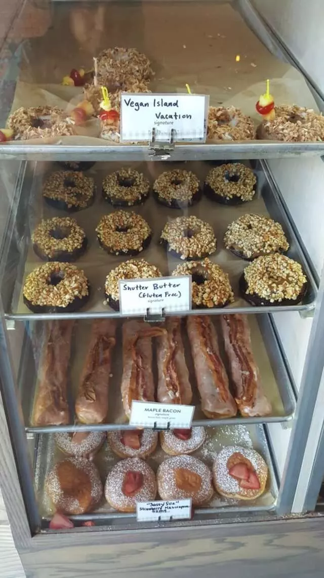 Doughnut Lounge