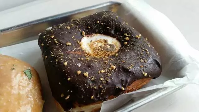 Doughnut Lounge