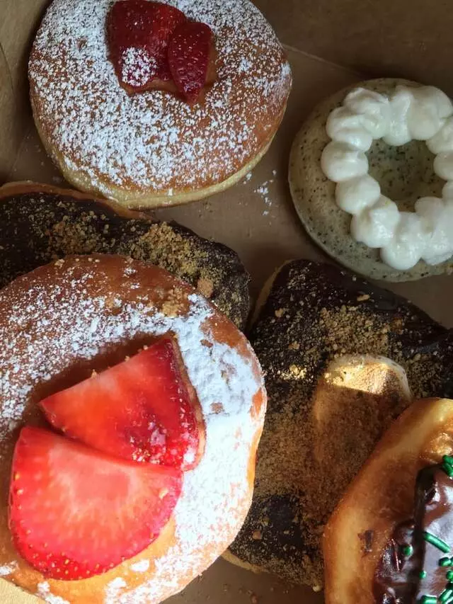 Doughnut Lounge