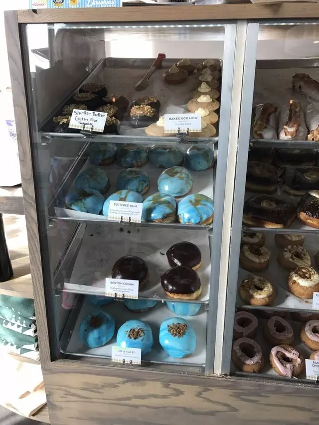 Doughnut Lounge