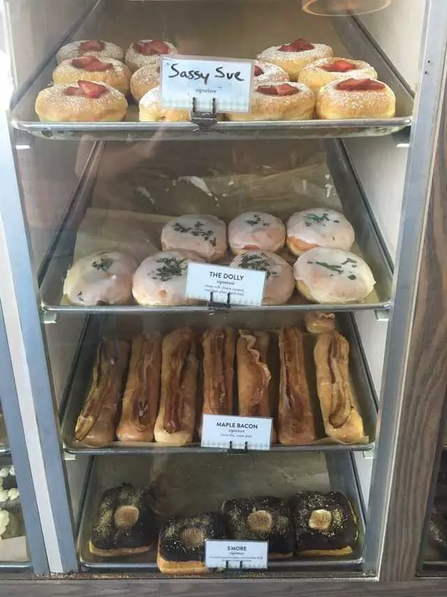 Doughnut Lounge