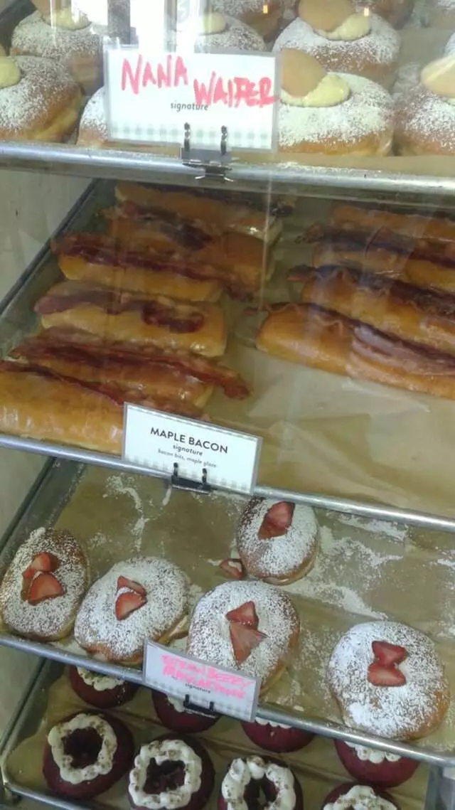 Doughnut Lounge