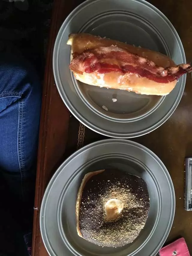 Doughnut Lounge