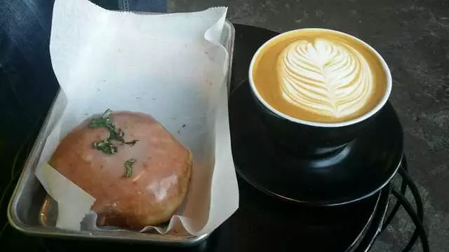 Doughnut Lounge