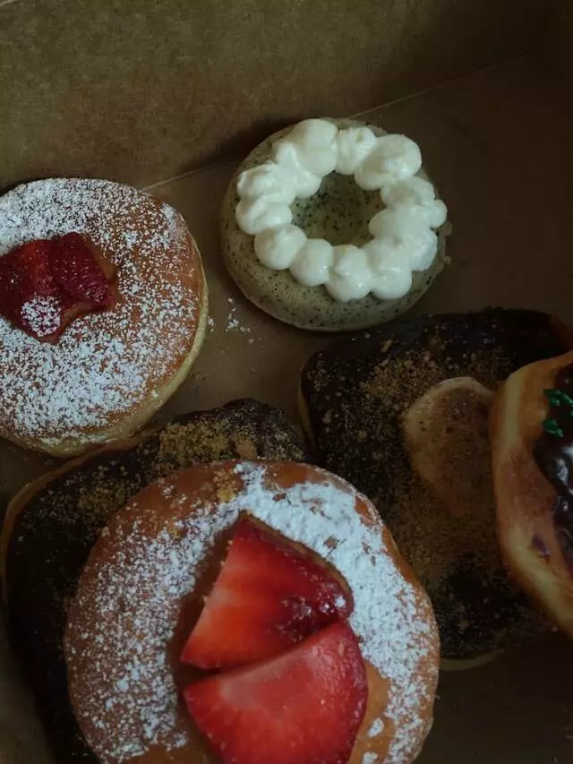 Doughnut Lounge