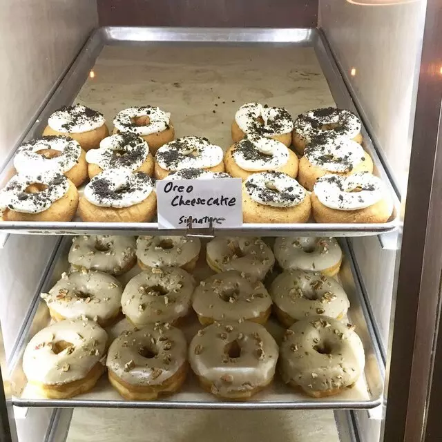 Doughnut Lounge