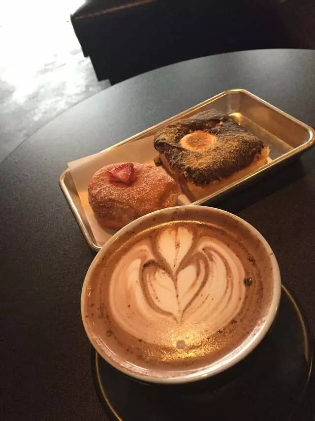 Doughnut Lounge