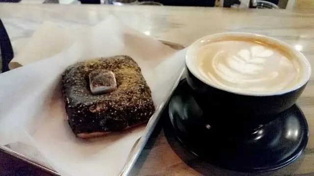 Doughnut Lounge