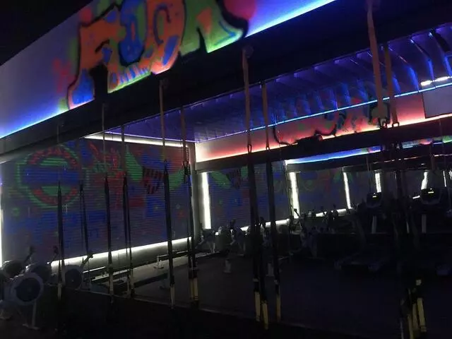 Genesis Health Clubs - Ward Parkway