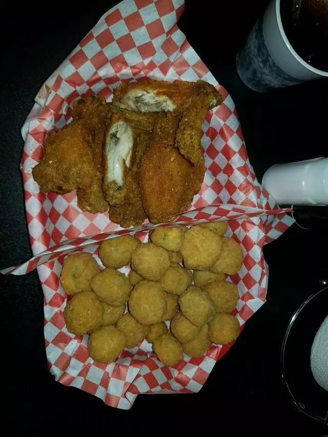 Wings Cafe Westport