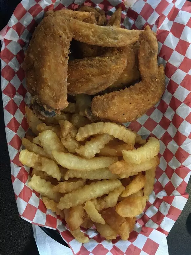 Wings Cafe Westport