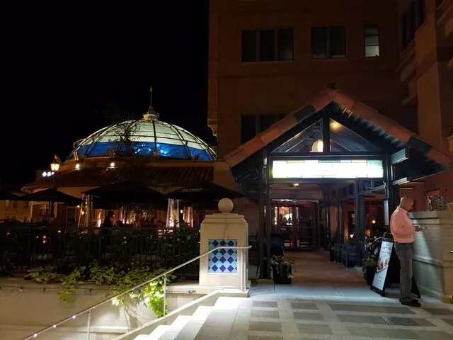 McCormick & Schmick’s Seafood & Steaks