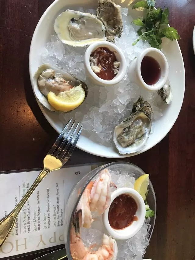 McCormick & Schmick’s Seafood & Steaks
