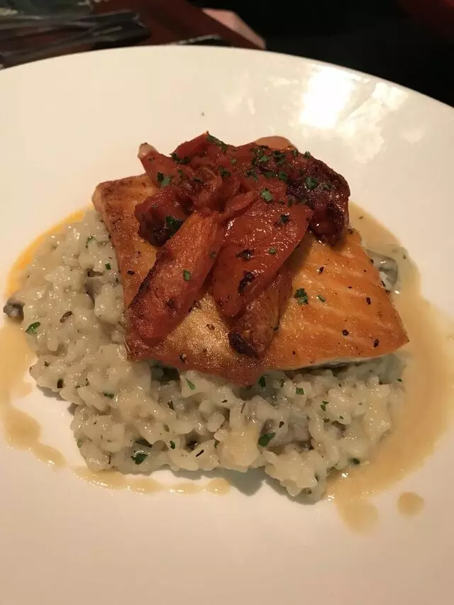 McCormick & Schmick’s Seafood & Steaks